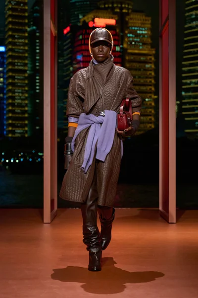 Look 4